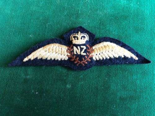 NEW ZEALAND PILOTS BREVET BADGE-PADDED