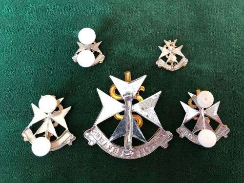 SA MILITARY HEALTH SERVICES CAP,COLLARS AND MESS DRESS COLLARS- WORN FROM 1980`S-ALL PINS + STUDS CO