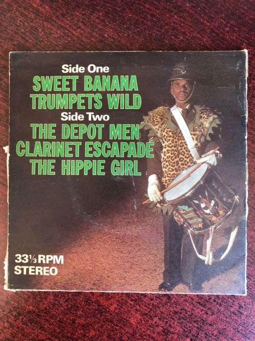 RHODESIAN AFRICAN RIFLES-A RHODESIA CALLS MAGAZINE MAY-JUNE 1976-WITH THIS DOUBLE SET OF A 7 SINGLE