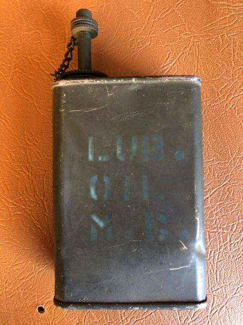 BROWNING MG OIL BOTTLE-VERY GOOD CONDITION WITH NO RUST-COMPLETE-HEIGHT 16,5 CM-BASE MEASURES 8X4 CM