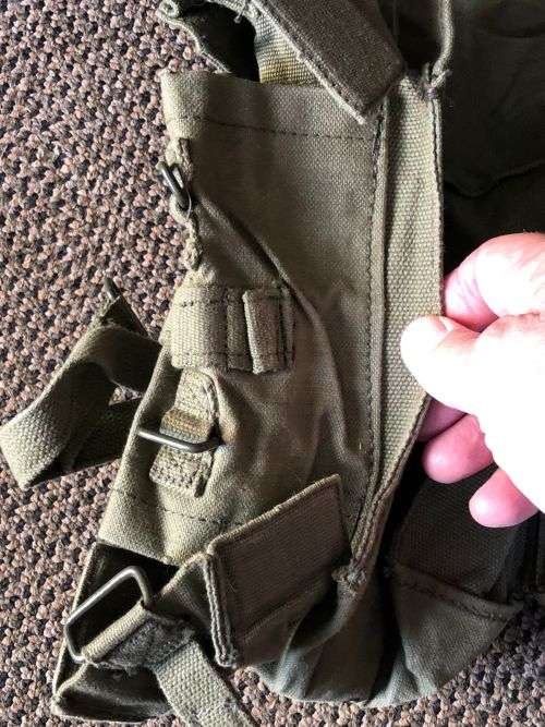 RHODESIAN BUSH WAR PERIOD,KIDNEY POUCHES PATTERN 64-ORIGINAL COMBAT USED-MANUFACTURERS MARKINGS-OLIV