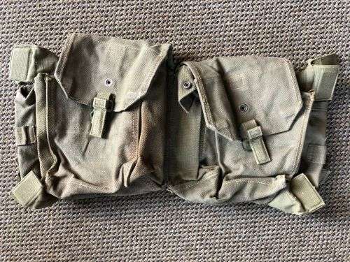 RHODESIA PATTERN 64 WEBBING,KIDNEY POUCHES IN VERY GOOD CONDITION