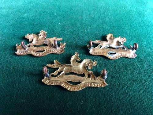 UMVOTI MOUNTED RIFLES SLOUCH HAT BADGE(BRASS) AND COLLARS-WORN 1902-1913-LUGS INTACT