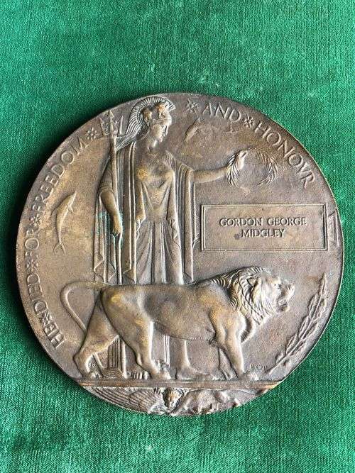 WW1 DEATH PLAQUE TO GORDON GEORGE MIDGLEY-LIEUTENANT MIDGLEY-ROYAL AIR FORCE (SOUTH AFRICAN NATIONAL