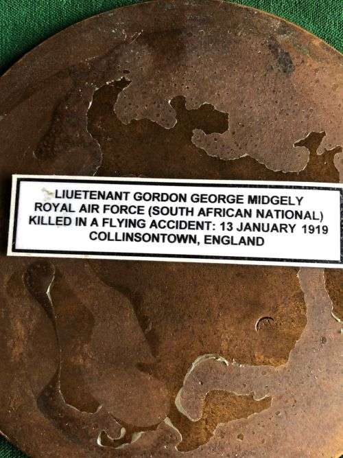 WW1 DEATH PLAQUE TO GORDON GEORGE MIDGLEY-LIEUTENANT MIDGLEY-ROYAL AIR FORCE (SOUTH AFRICAN NATIONAL
