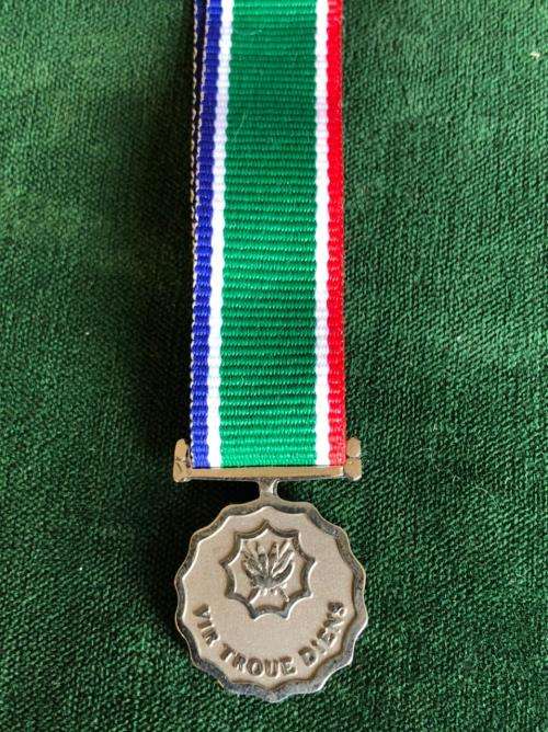 MINIATURE 10 YEAR LONG SERVICE AWARD