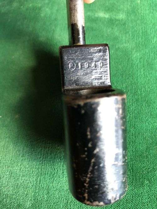 NO 9 BAYONET FOR THE NO 4 LEE ENFIELD RIFLE-COMPLETE WITH FROG AND STEEL SCABBARD -GOOD CONDITION-TO