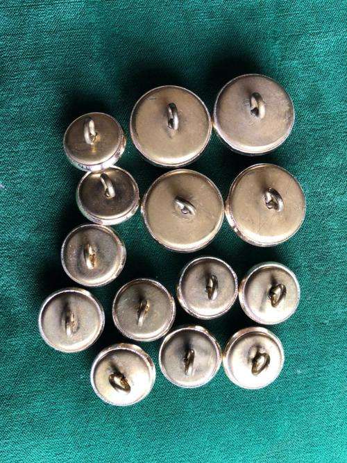 ROYAL ARTILLERY GILT TUNIC BUTTONS-14 SOLD TOGETHER-DIAMETER 20 AND 25 MM
