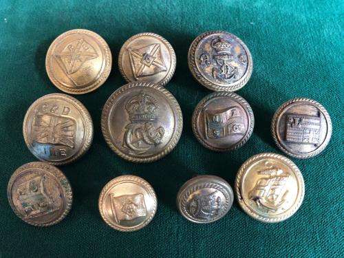 MIXED LOT OF 11 NAVY BUTTONS-DIAMETERS 23,19 AND 17 MM