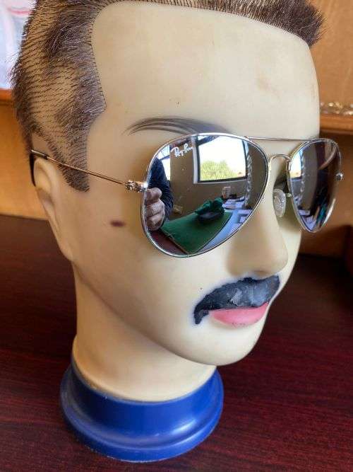 VINTAGE RAYBAN AVIATOR`S SUNGLASSES (NOT ORIGINAL BOX)
