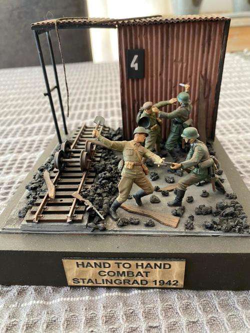 WW2 GERMAN-HAND TO HAND COMBAT STALINGRAD 1942-MADE FROM PLASTIC AND WOOD WITH GLASS COVER-MODEL MEA