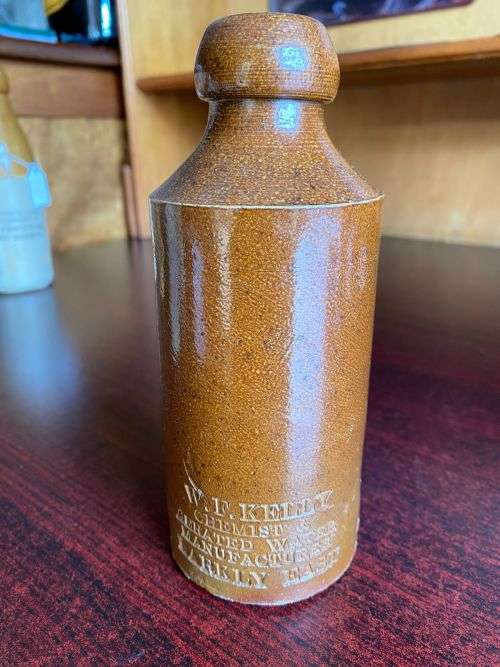 W.F. KELLY BARKLY EAST GINGER BEER BOTTLE-VERY GOOD CONDITION- NO DAMAGE