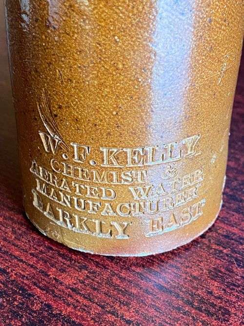W.F. KELLY BARKLY EAST GINGER BEER BOTTLE-VERY GOOD CONDITION- NO DAMAGE