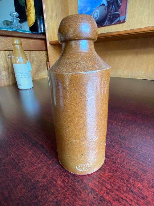 W.F. KELLY BARKLY EAST GINGER BEER BOTTLE-VERY GOOD CONDITION- NO DAMAGE