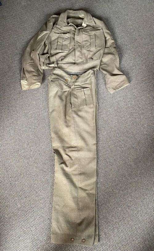 SA BUNNY JACKET (LABELLED) AND TROUSERS IN VERY GOOD CONDITION,WITHOUT ANY DAMAGE-THE TROUSERS A SIZ