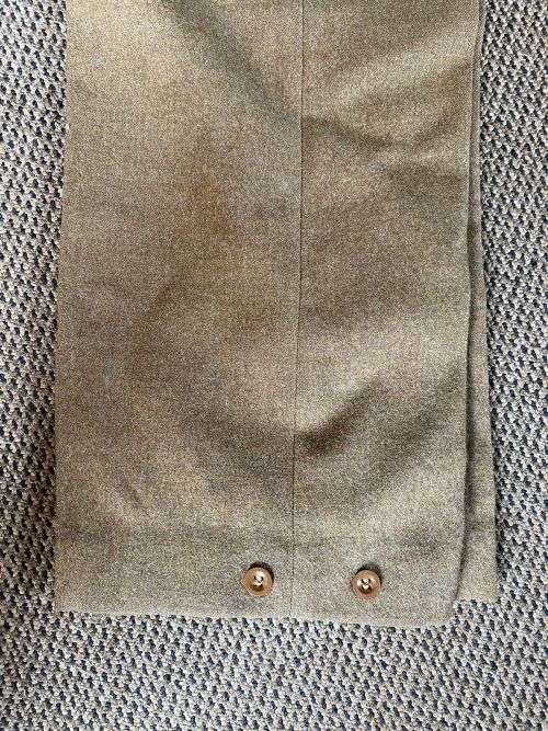 SA BUNNY JACKET (LABELLED) AND TROUSERS IN VERY GOOD CONDITION,WITHOUT ANY DAMAGE-THE TROUSERS A SIZ