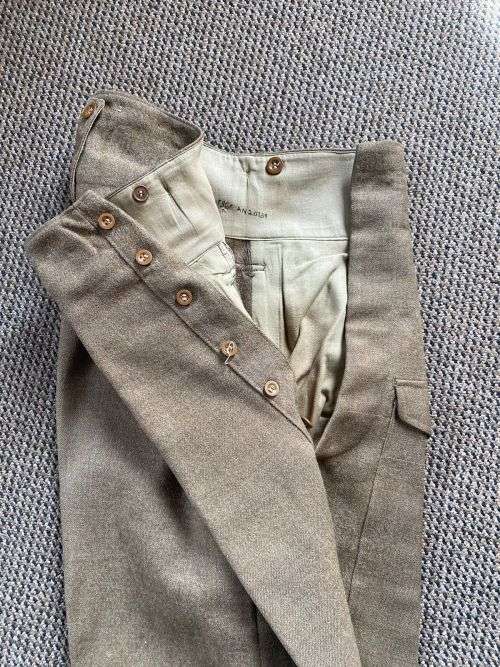 SA BUNNY JACKET (LABELLED) AND TROUSERS IN VERY GOOD CONDITION,WITHOUT ANY DAMAGE-THE TROUSERS A SIZ