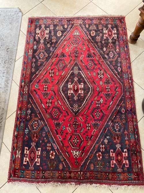 AUTHENTIC PERSIAN CARPET-SHIRAZ RED HAND KNOTTED-NEW- DIMENSIONS 180X120 CM
