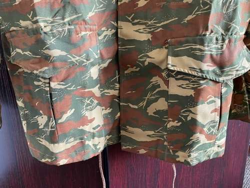 KOEVOET CAMO JACKET,SIZE LARGE, MEASURES 65CM ARMPIT TO ARMPIT-NEVER BEEN WORN-AS NEW CONDITION-SMAL