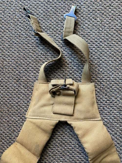 RHODESIAN PATTERN 61/64 LOAD BEARING YOKE-GOOD CONDITION WITH ALL CLIPS AND RINGS-PADDED-CLIPS ARE B