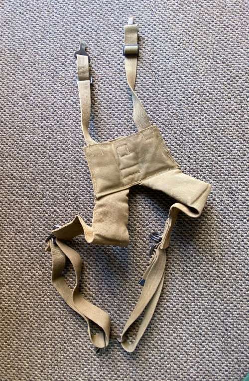 RHODESIAN PATTERN 61/64 LOAD BEARING YOKE-GOOD CONDITION WITH ALL CLIPS AND RINGS-PADDED-CLIPS ARE B