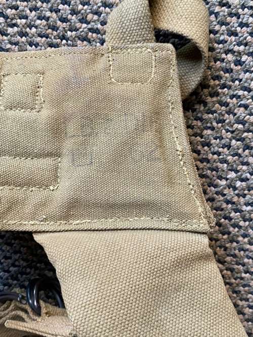 RHODESIAN PATTERN 61/64 LOAD BEARING YOKE-GOOD CONDITION WITH ALL CLIPS AND RINGS-PADDED-CLIPS ARE B