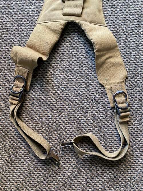 RHODESIAN PATTERN 61/64 LOAD BEARING YOKE-GOOD CONDITION WITH ALL CLIPS AND RINGS-PADDED-CLIPS ARE B