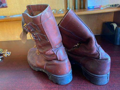 ORIGINAL RHODESIAN BUSH WAR PERIOD BOOTS- SIZE 8-USED BUT GOOD CONDITION