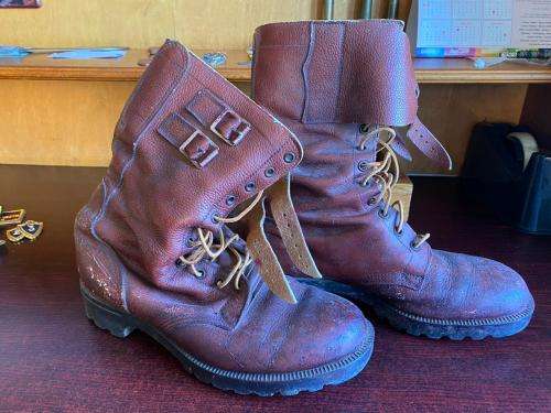 ORIGINAL RHODESIAN BUSH WAR PERIOD BOOTS- SIZE 8-USED BUT GOOD CONDITION