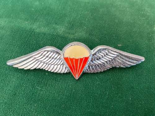 SA PARACHUTE FREE FALL,CHROMED AND LUCITE COVERED ENAMEL, WING,WORN FROM THE 1970`S- FULL SIZE2 PINS