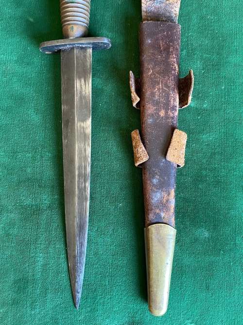 EARLY FAIRBAIRN SYKES FIGHTING KNIFE-RING GRIP PATTERN FROM WW2 PERIOD-ORIGINAL WITH MARKINGS-TOTAL