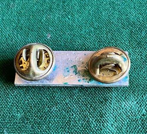 COMMANDO BERET BAR- GREEN/ SAFFRON/ GREEN- SMALLER FIRST PATTERN-ORIGINAL- 2 PINS