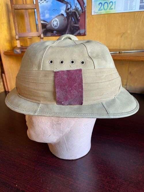 WW 2 SA PITH HELMET WORN FROM 1935 -1946-THIS PARTICULAR FLASH WAS FOR THE SAMC