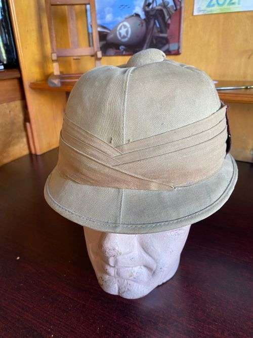 WW 2 SA PITH HELMET WORN FROM 1935 -1946-THIS PARTICULAR FLASH WAS FOR THE SAMC