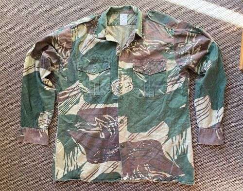 RHODESISAN CAMO LONG SLEEVE SHIRT-SIZE MEDIUM TO LARGE-MEASURES 57 CM ARMPIT TO ARMPIT-LABELLED