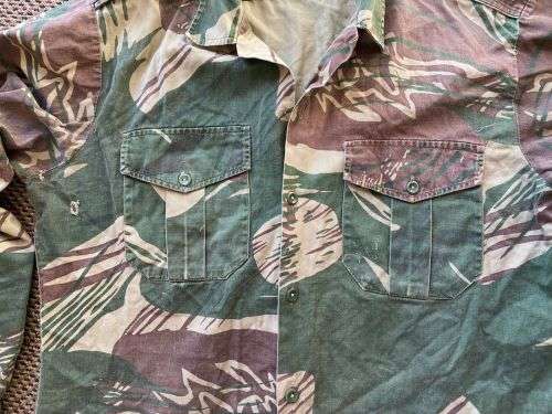 RHODESISAN CAMO LONG SLEEVE SHIRT-SIZE MEDIUM TO LARGE-MEASURES 57 CM ARMPIT TO ARMPIT-LABELLED
