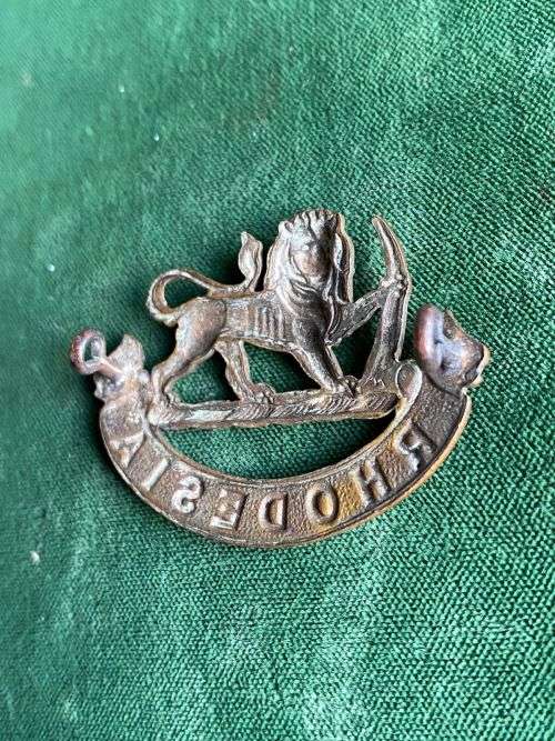 SOUTHERN RHODESIA WORKS COMPANY/SURVEY UNIT CAP BADGE-WORN 1941-45- 2 LUGS