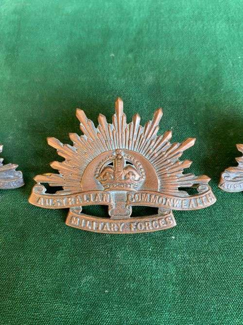 WW2 AUSTRALIAN COMMONWEALTH MILITARY FORCES CAP AND COLLARS-LUGS INTACT