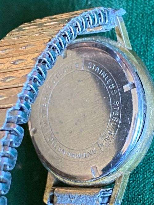 TOSCA 17 JEWELS SHOCKPROOF,MENS WATCH-NOT WORKING,MOVEMENT ORIGINAL TO WATCH-TOTAL DIAMETER 32 MM