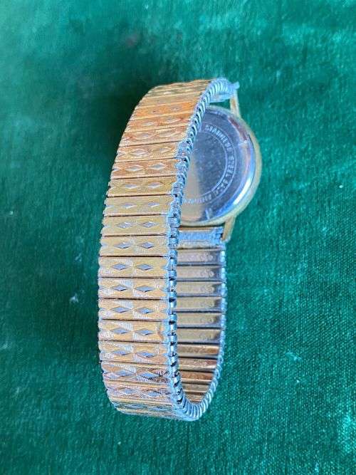 TOSCA 17 JEWELS SHOCKPROOF,MENS WATCH-NOT WORKING,MOVEMENT ORIGINAL TO WATCH-TOTAL DIAMETER 32 MM