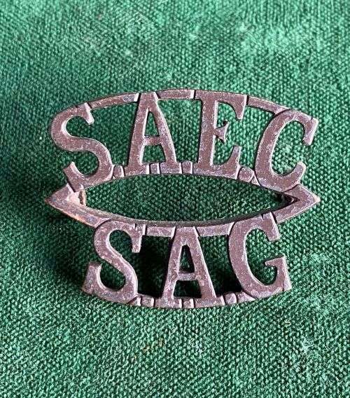 SA ENGINEERS CORPS BRASS TITLE-WORN 1938-1951- 2 LUGS