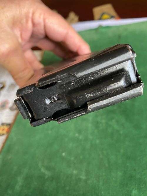 METAL 5.56 RIFLE MAGAZINE TO FIT R4/R5/R6/LM4/LM5/LM6-32 ROUNDS -ALMOST UNUSED CONDITION