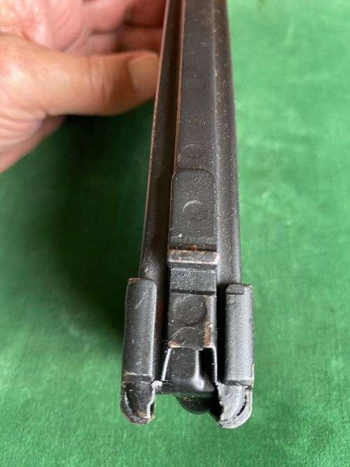 METAL 5.56 RIFLE MAGAZINE TO FIT R4/R5/R6/LM4/LM5/LM6-32 ROUNDS -ALMOST UNUSED CONDITION