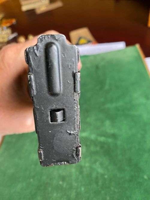 METAL 5.56 RIFLE MAGAZINE TO FIT R4/R5/R6/LM4/LM5/LM6-32 ROUNDS -ALMOST UNUSED CONDITION