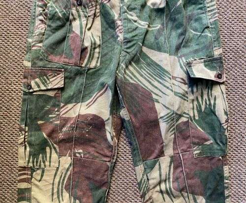 RHODESIAN CAMO TROUSERS-SIZE 34-PIPE LENGTH 73CM-THE ONE WITH POCKETS ON BOTH SIDES AND REINFORCED B