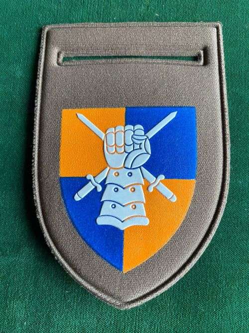 ARMOURED BRIGADE TUPPER FLASH-ONE PIN