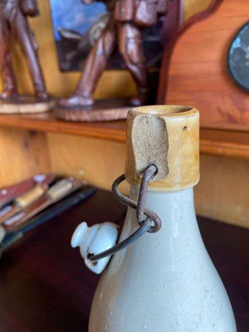 SHILLING FACTORY,THE 48 STOCKDALE STR KIMBERLEY-GINGER BEER BOTTLE-HEIGHT 27 CM