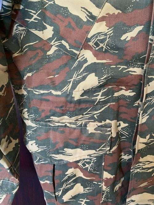 SWA KOEVOET CAMO JACKET,A SIZE MEDIUM BUT WILL FITT LARGE-MEASURES 62CM ARMPIT TO ARMPIT-GOOD CONDI