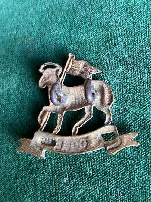 BRITISH QUEENS REGIMENT COLLAR BADGE-1890`S-1920- 2 LUGS