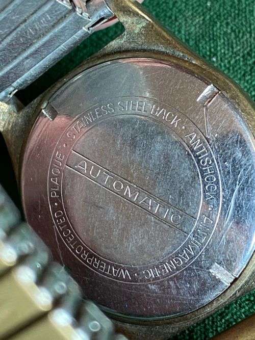 OSCO AUTOMATIC MENS WATCH-CASING MEASURES 32 MM- NEEDS SERVICE